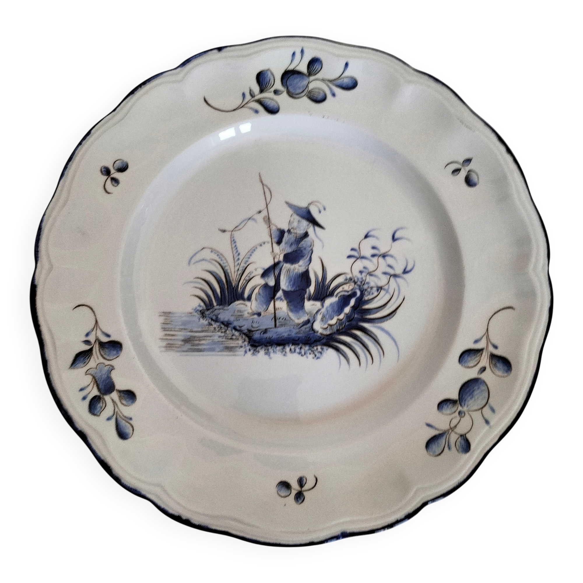 Assiette KG Lunéville décor pêcheur bleu