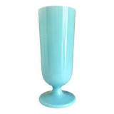 Vase en opaline bleu ciel