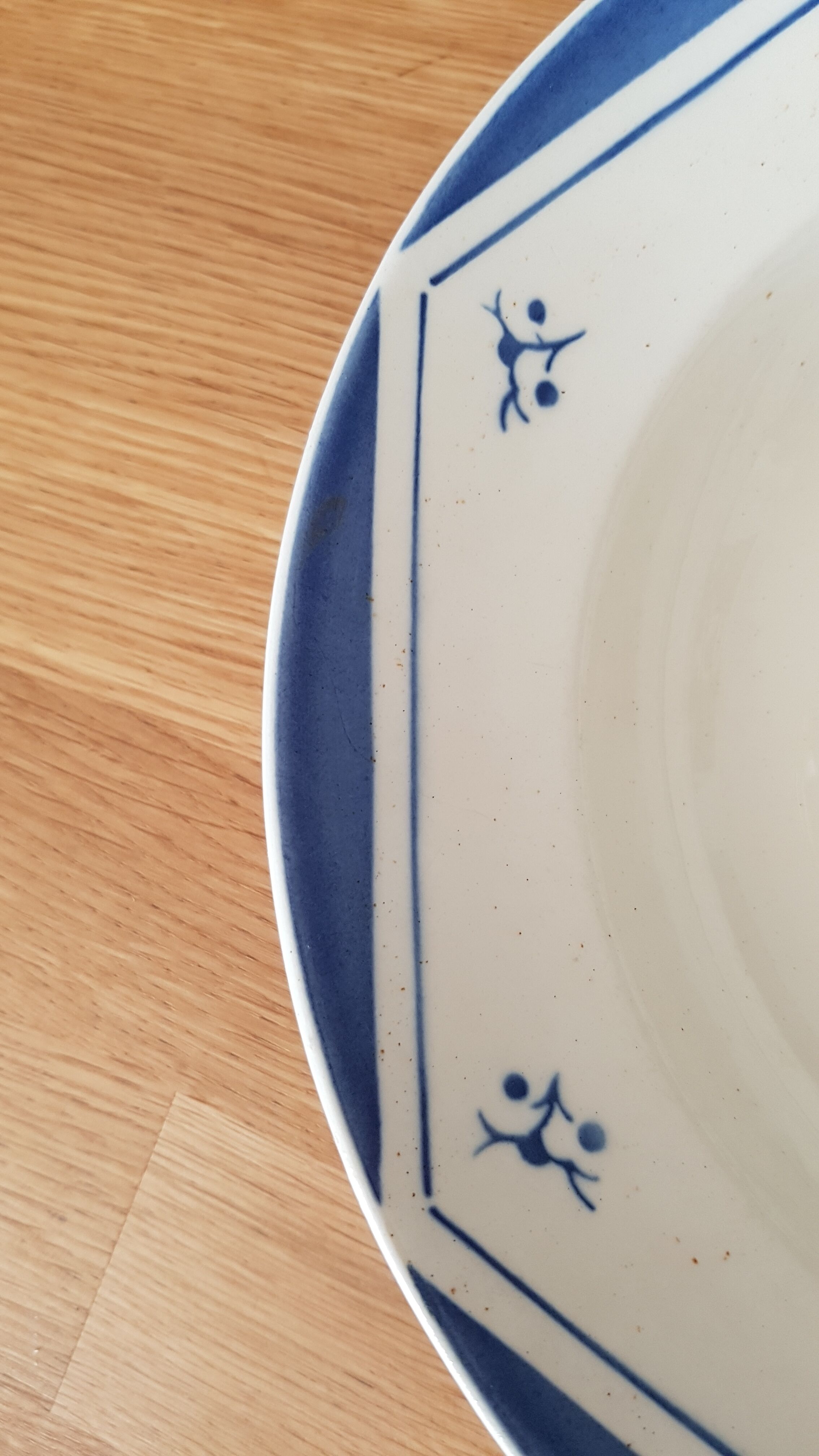 Vintage round half-porcelain dish