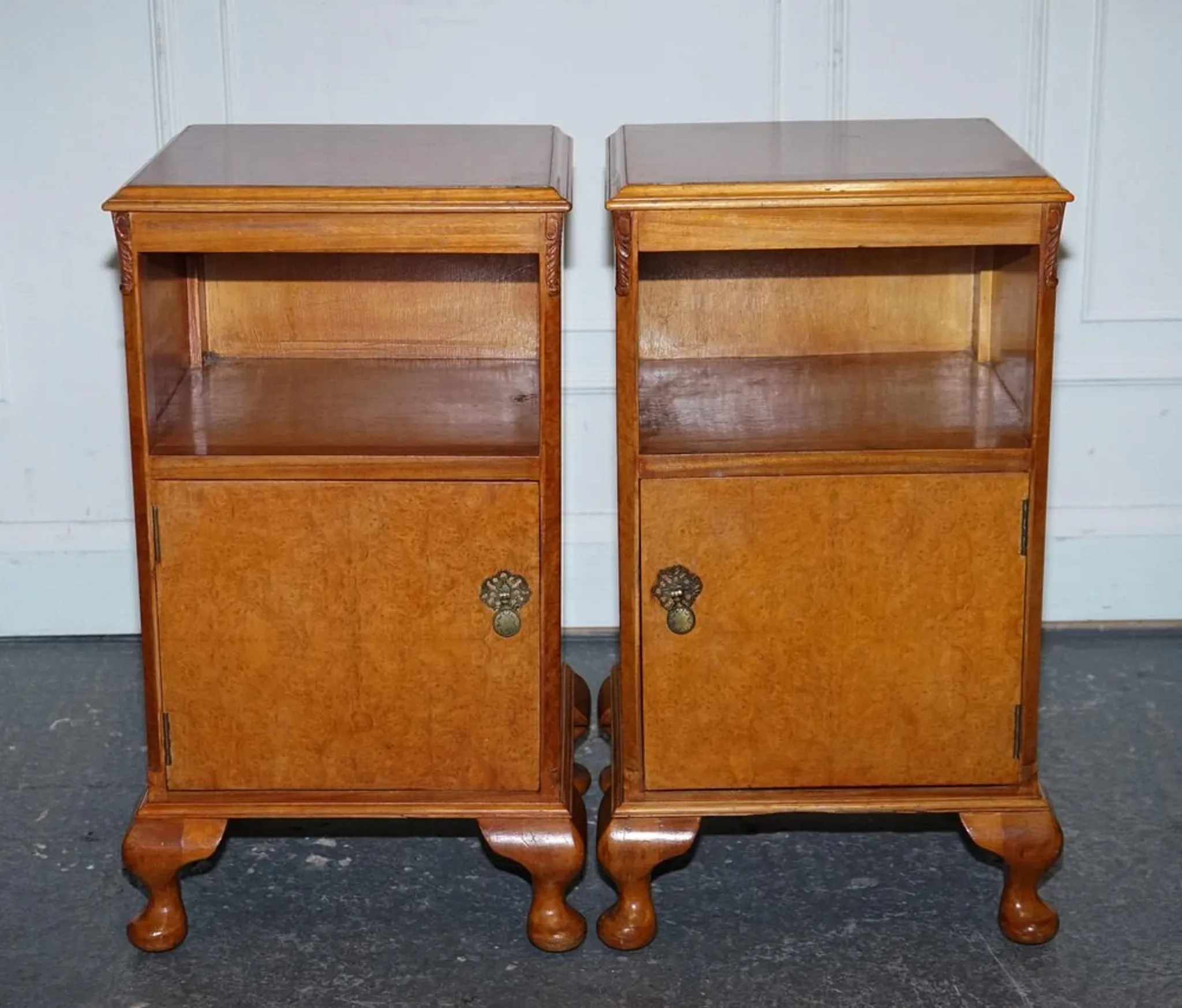 Art Deco Nightstands in Walnut, 1920s, Set of 2
