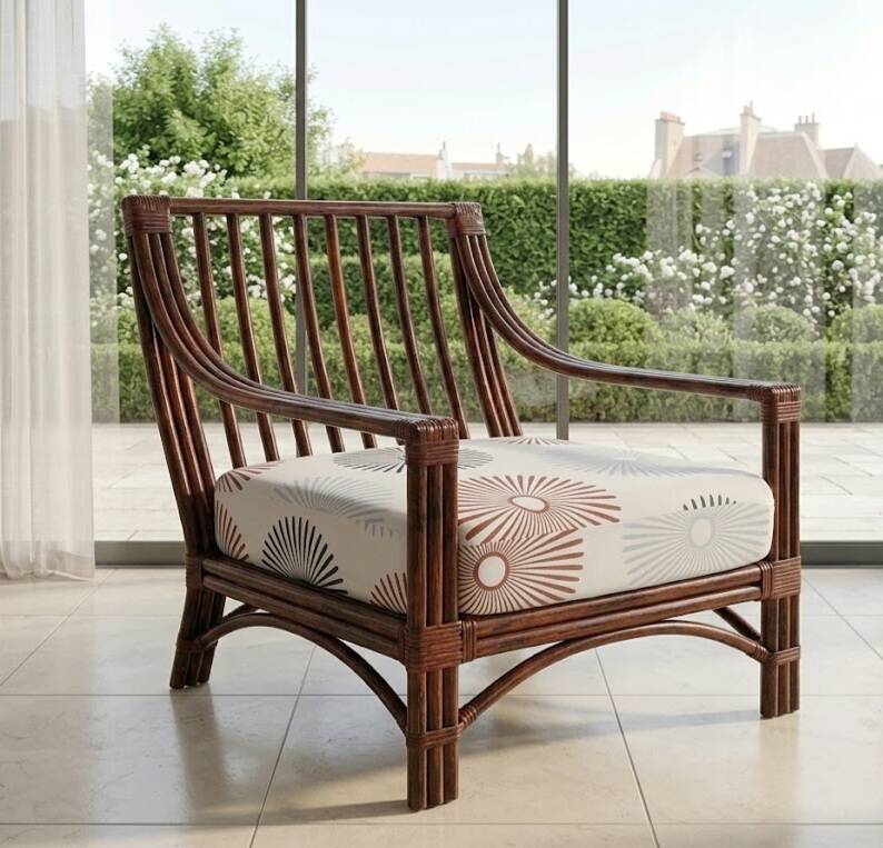 Salon vintage Maison Maugrion en rotin et finitions cuir et plume