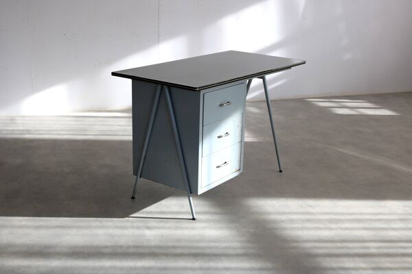 Bureau vintage   style industriel   années 1960   bureau