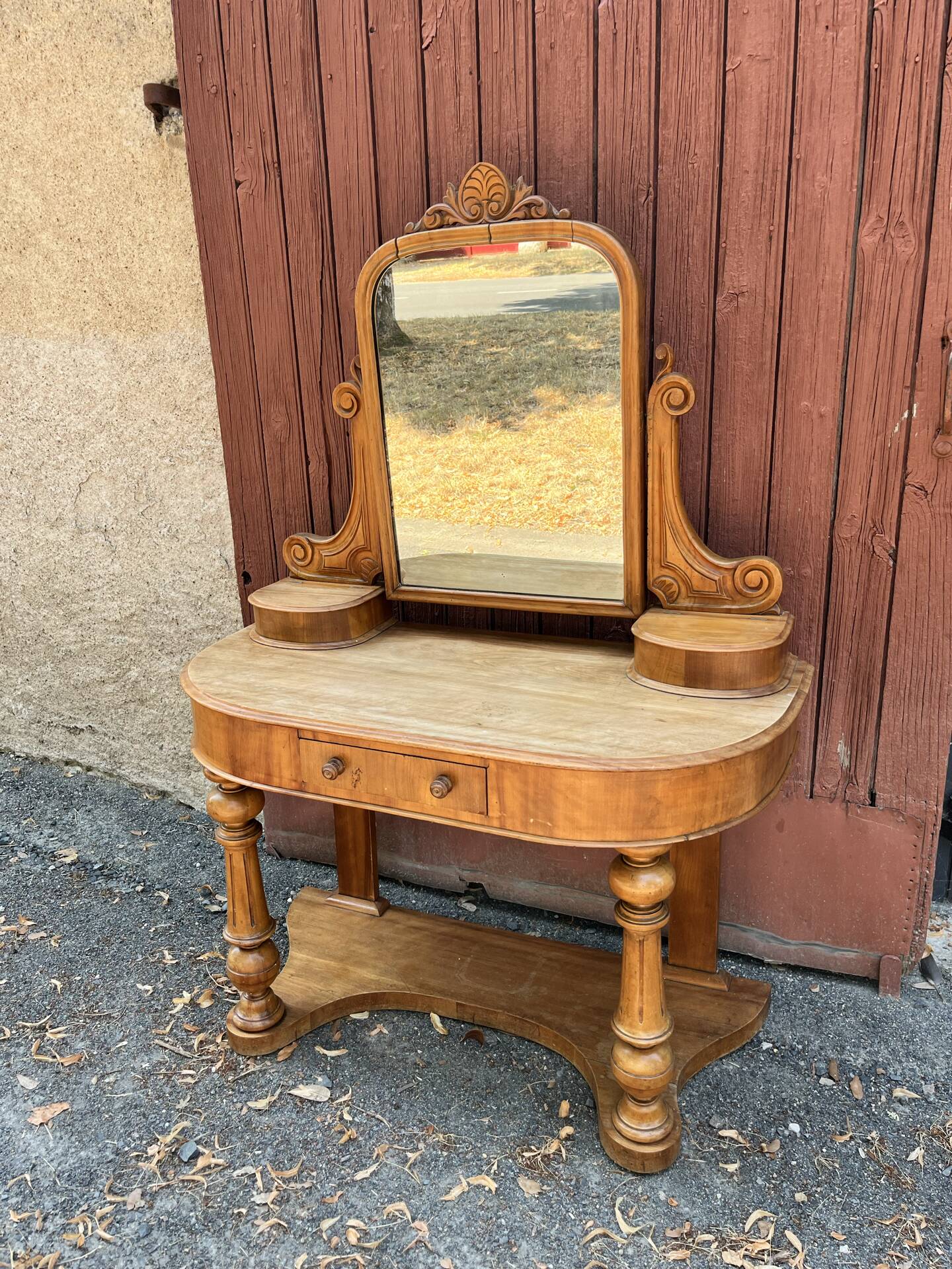 Antique hairdresser