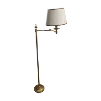 Floor lamp with articulated arm