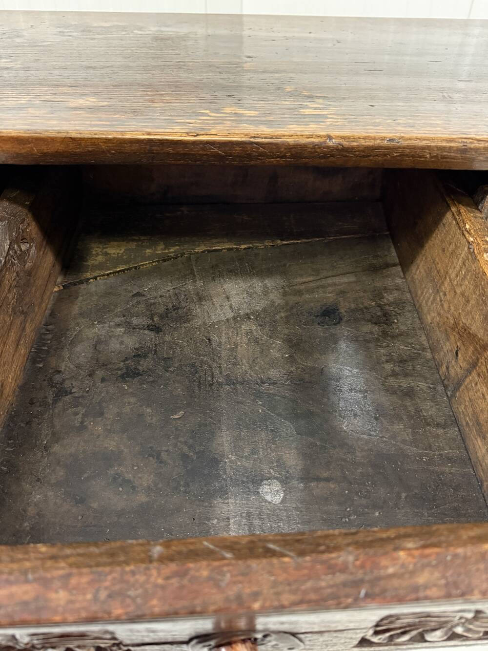 Table basse espagnole antique brutaliste