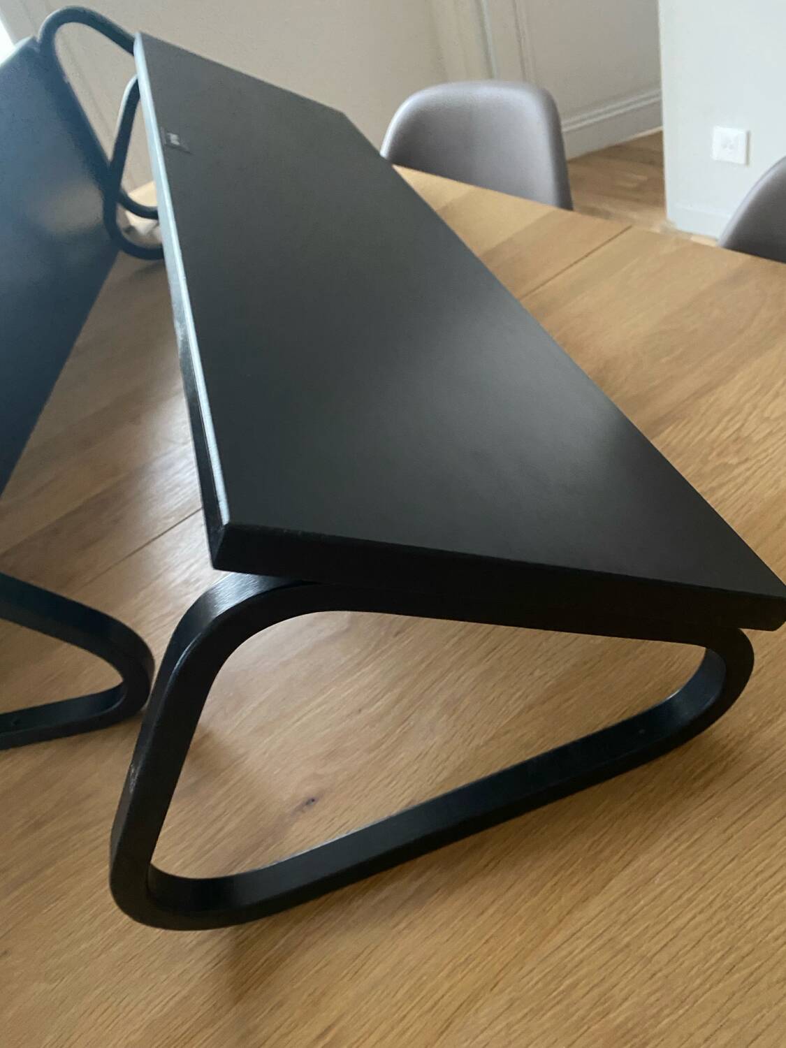 2 Artek 112 B Alvaar Alto design black shelves