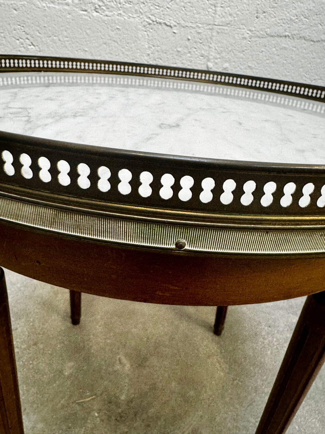 Table basse bouillotte de style Louis XVI
