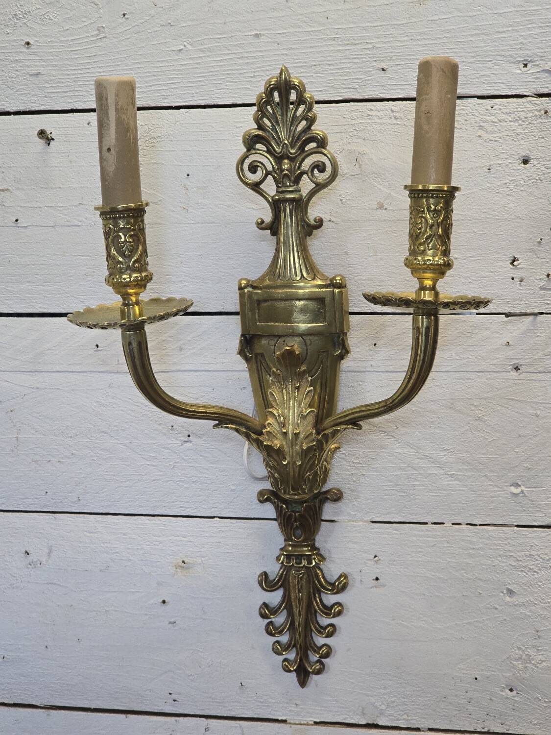 Louis XVI style wall lamp in bronze