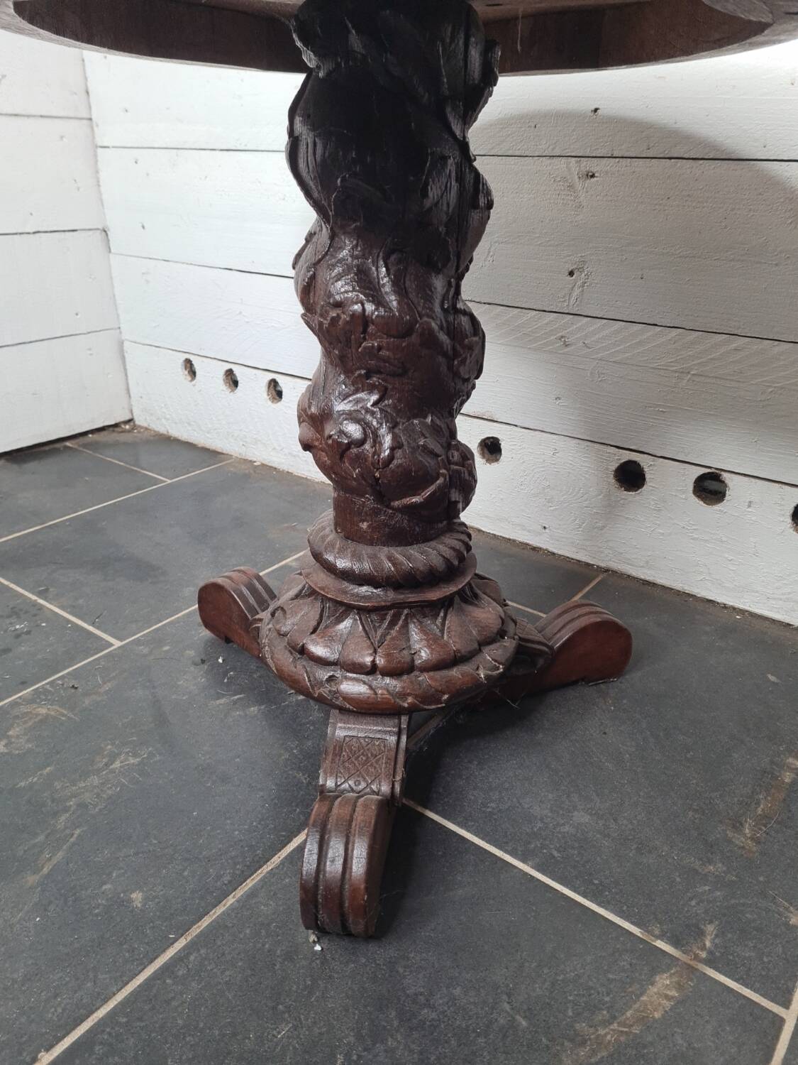 Pedestal table, oak coffee table