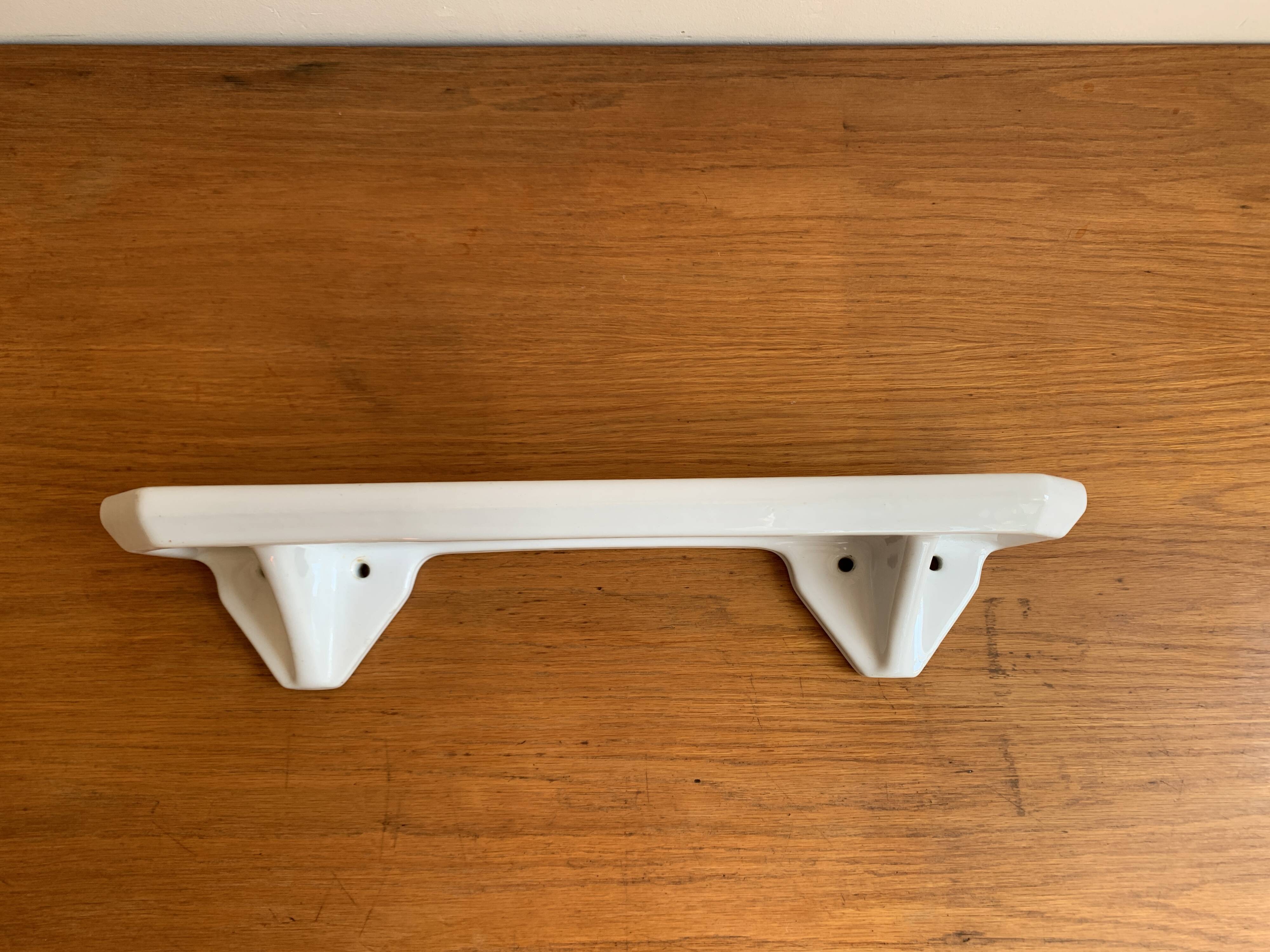 Ceramic shelf shelf