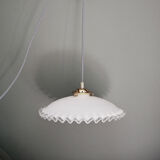 Serrated opaline suspension