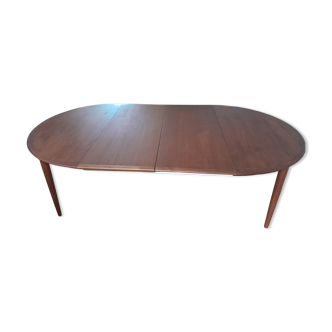 Round Scandinavian table