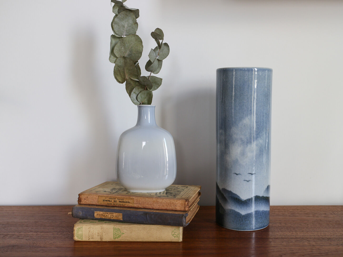 Virebent blue porcelain vase