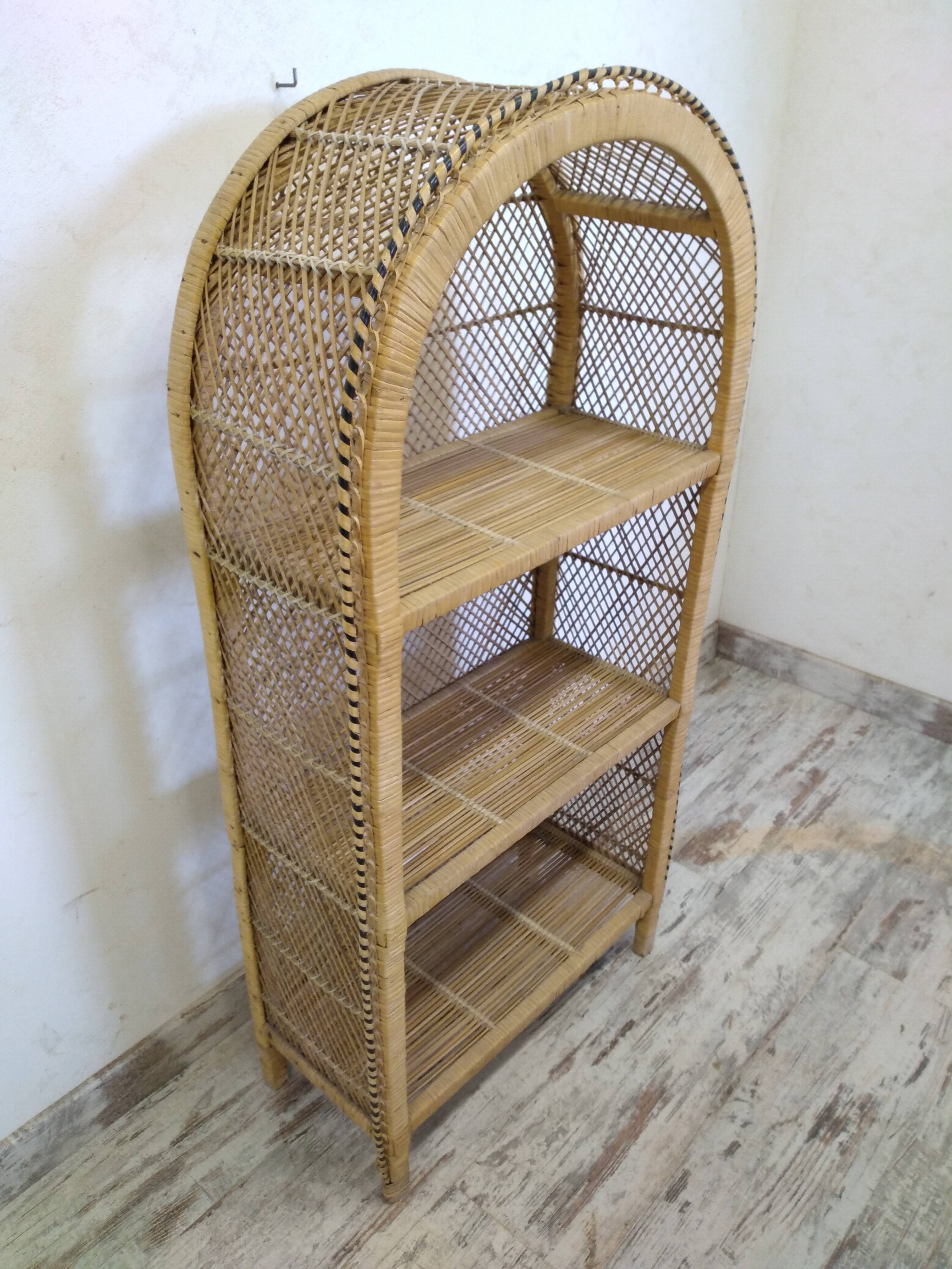 Étagère en osier vintage