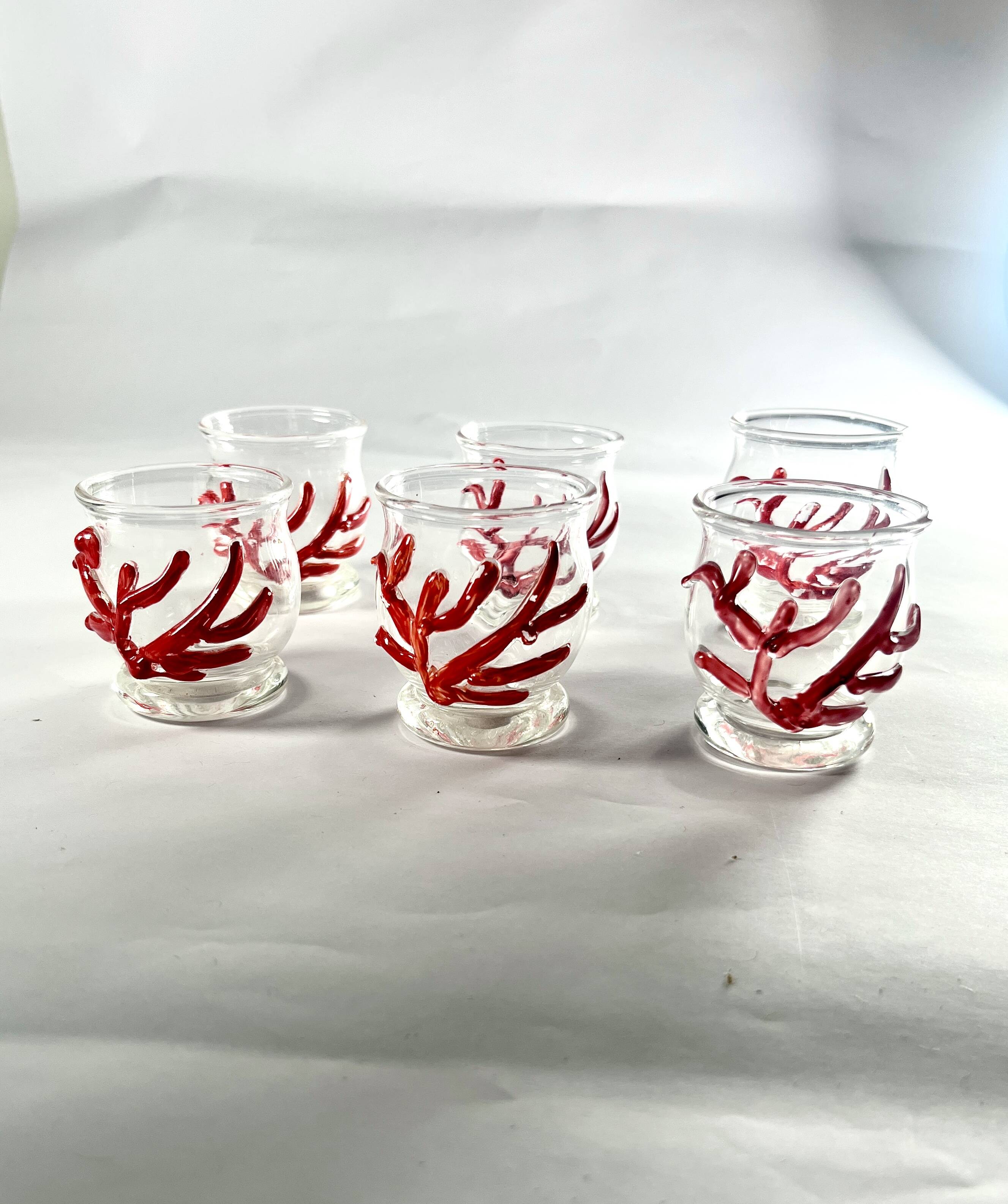 Glass verrines with coral decorations