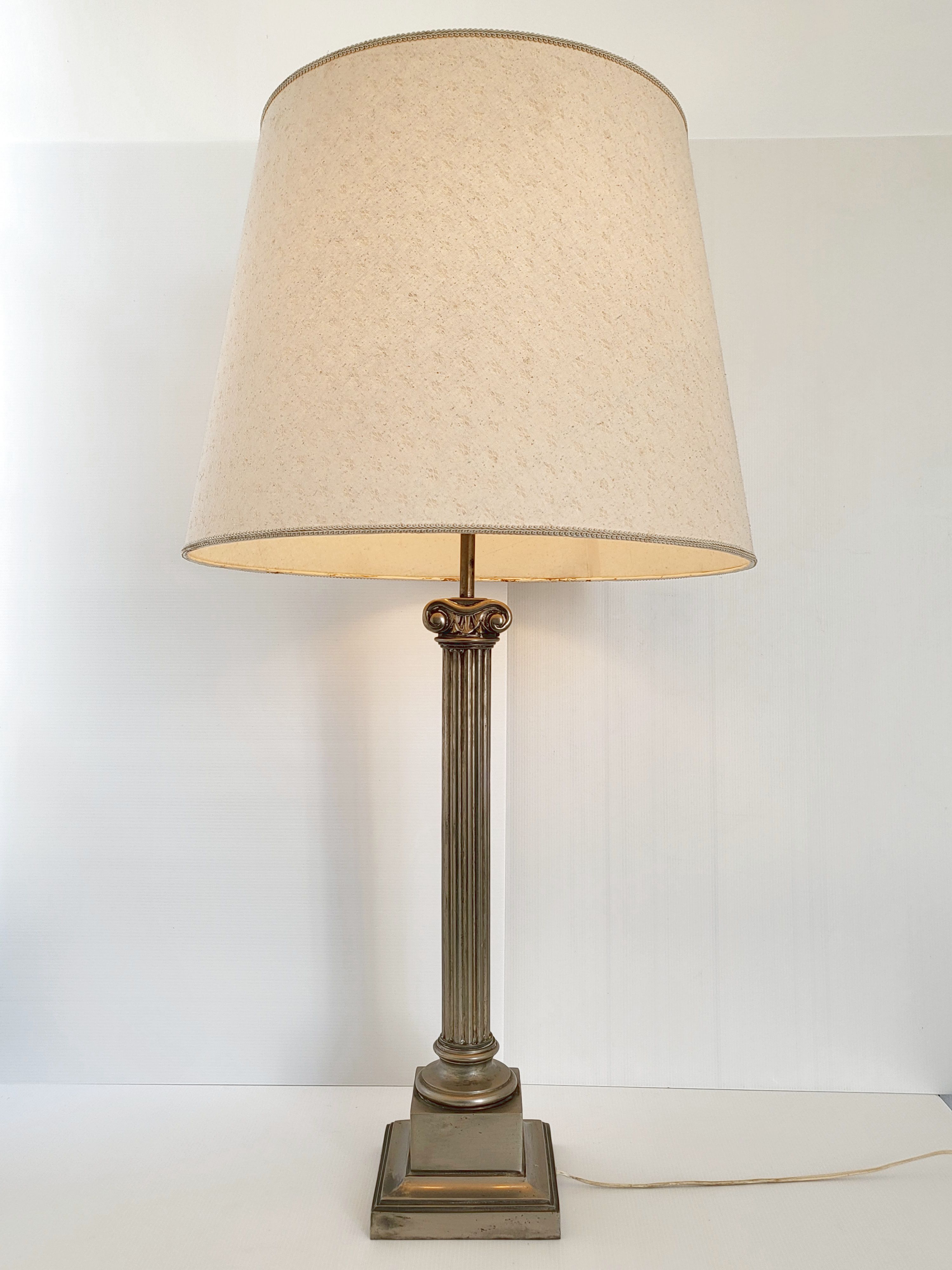 Vintage ion column lamp 1970