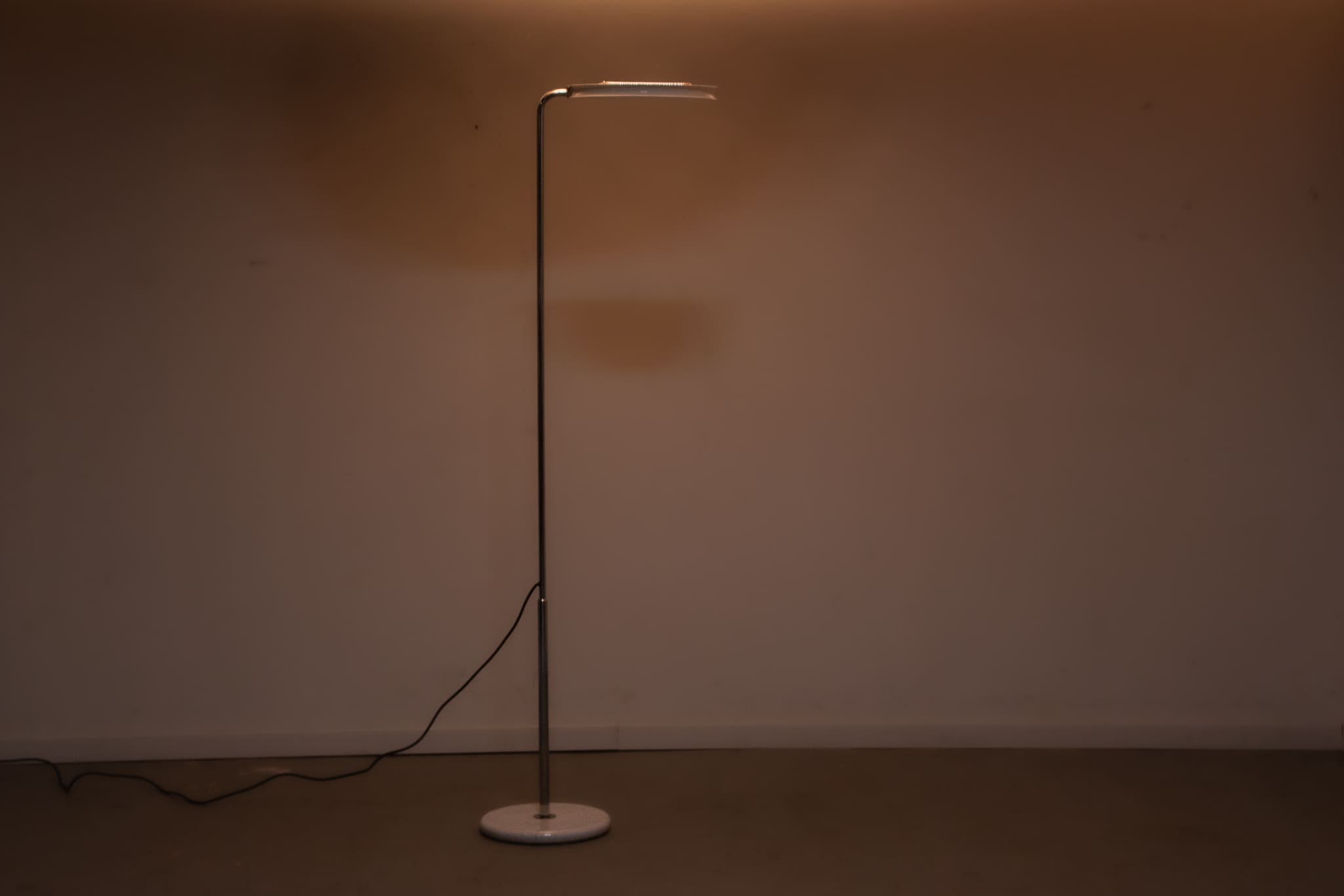 Mezzaluna floor lamp by Bruno Gecchelin for Skipper