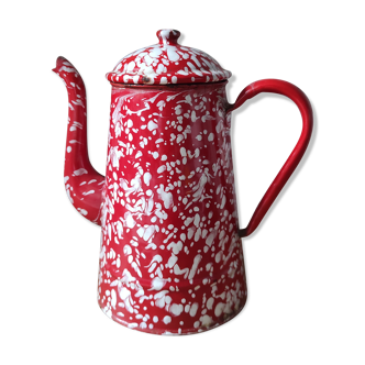 Red enamelled coffee maker