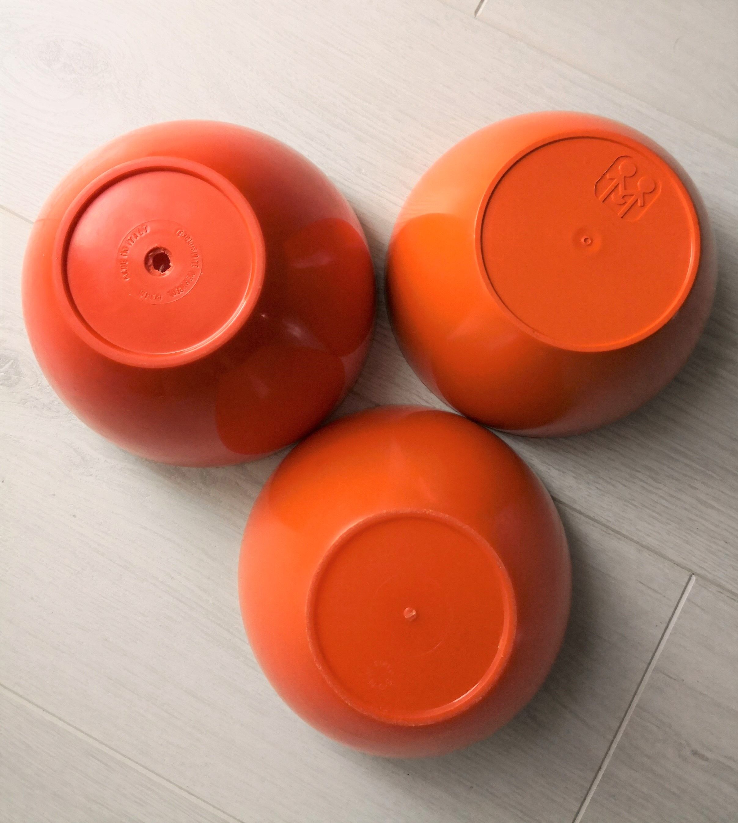 3 ice buckets orange apples 70s