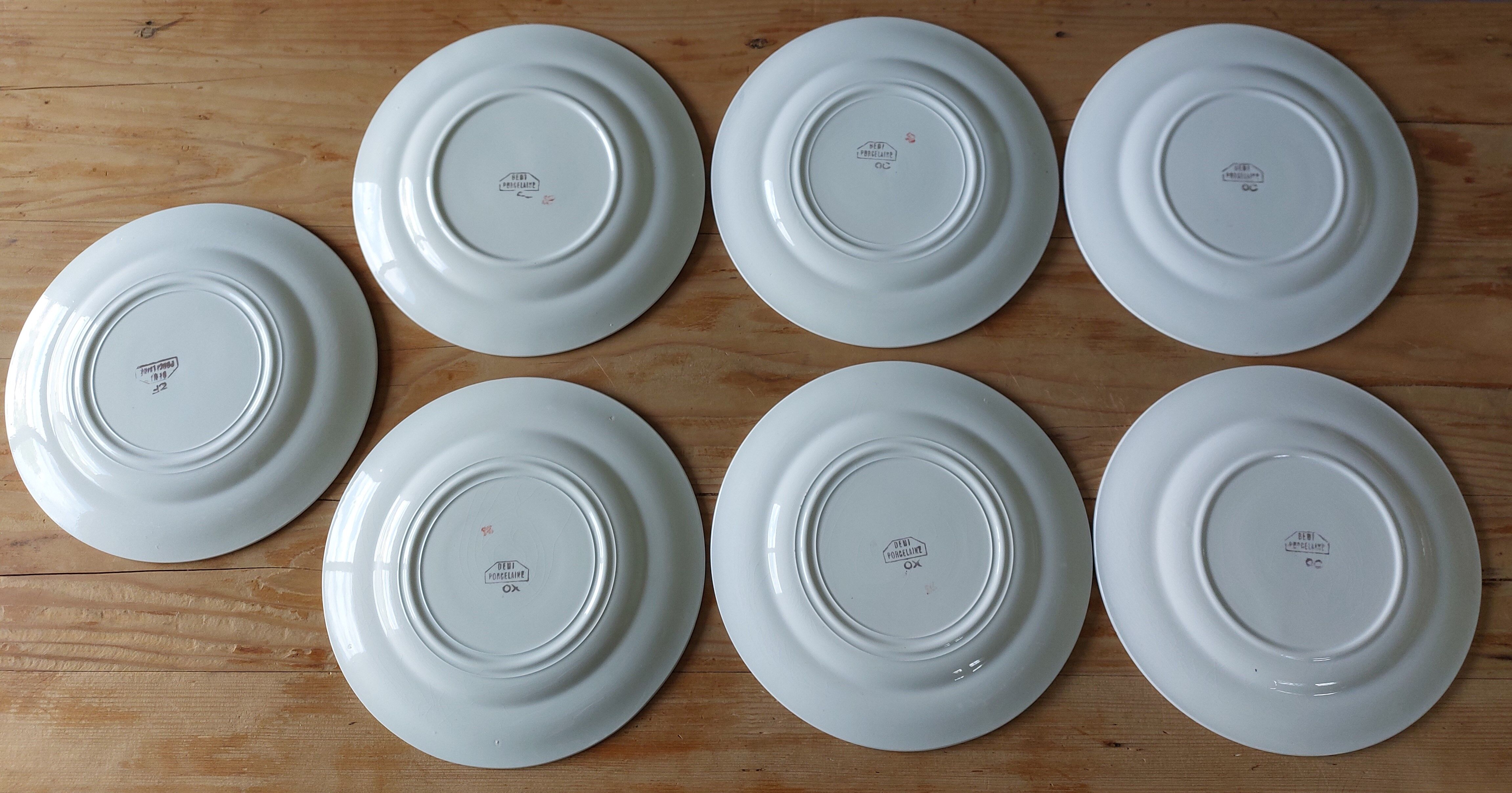 Flat almond green half-porcelain plates