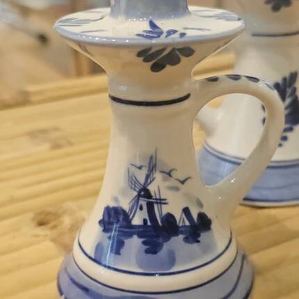 2 bougeoirs vintage en faïence bleue de Delft à anses - décor moulin