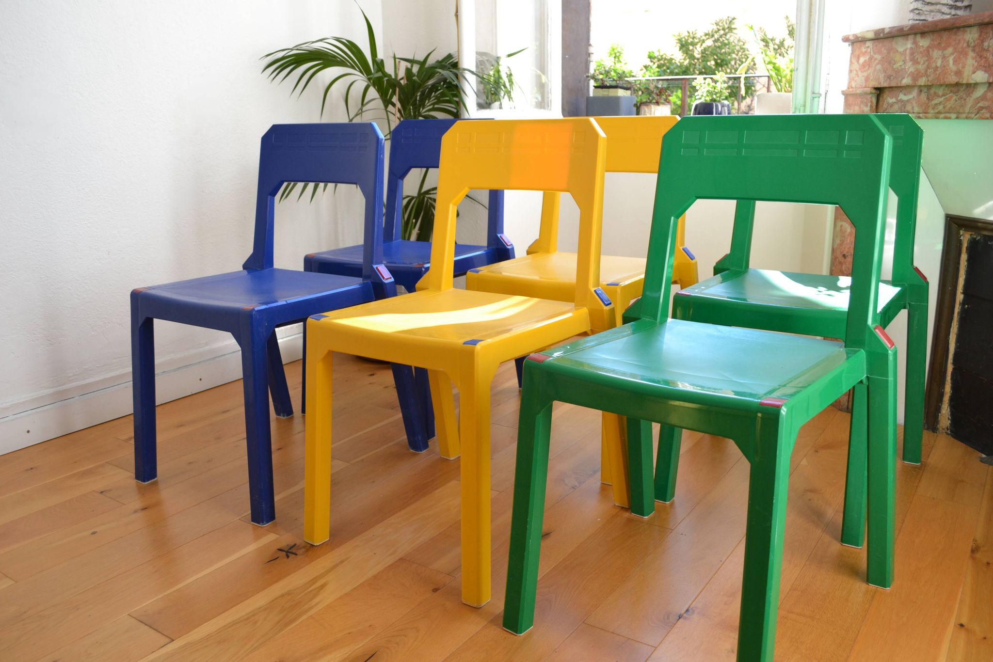 Set of 6 Altaïr chairs at Stamp by Henry Massonnet 80s era Menphis Postmodernism