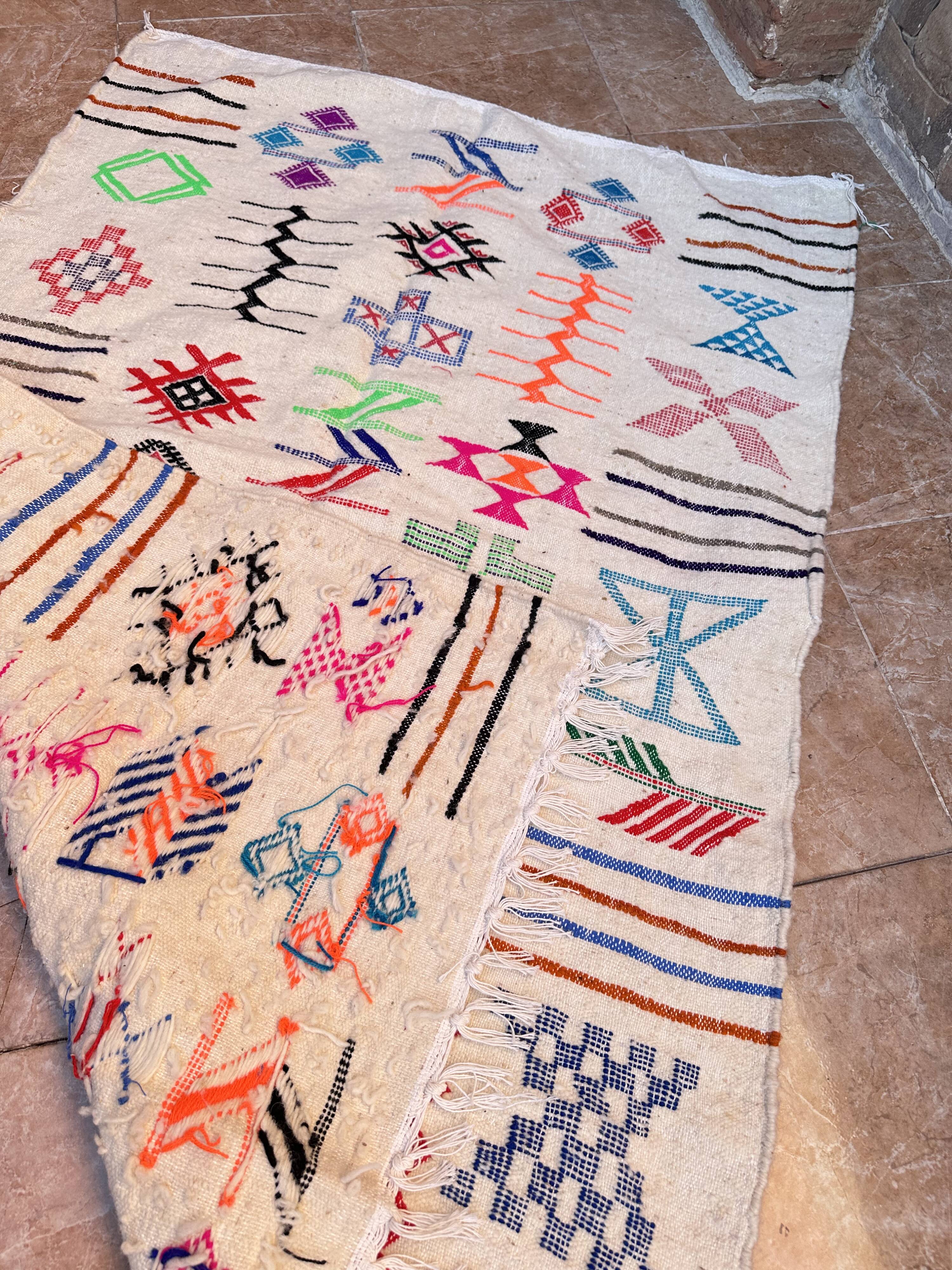 Handmade wool Berber rug – Colourful bohemian Moroccan kilim