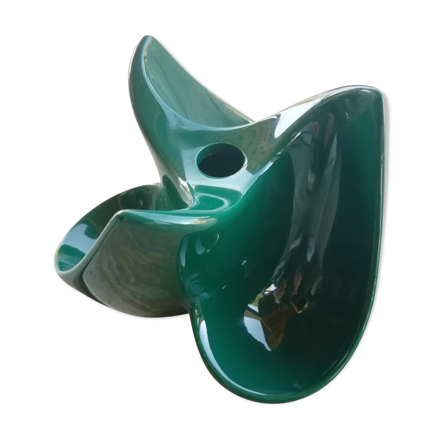 Boat propeller-shaped candle holder