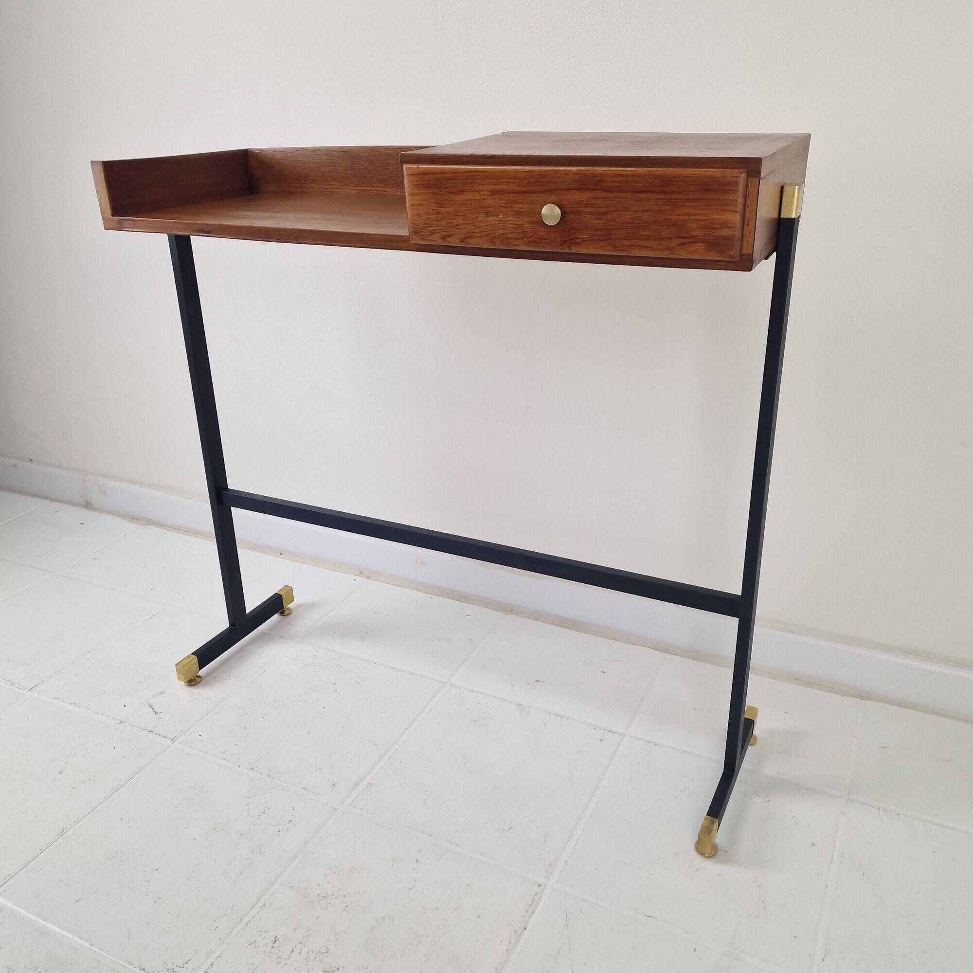 Table console / coiffeuse italienne du milieu du siècle avec des éléments en laiton, années 1950.
