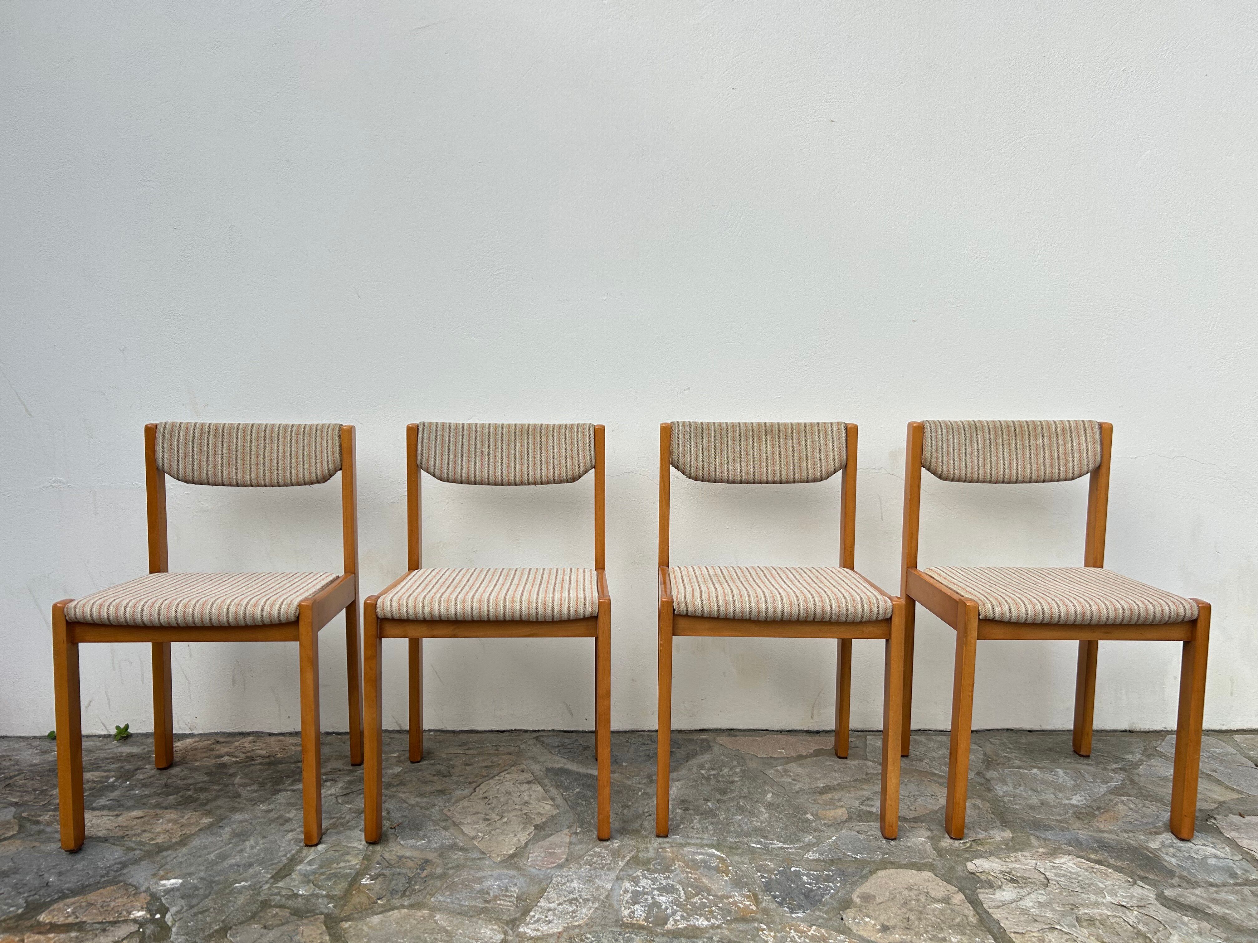 Set of 4 vintage chairs