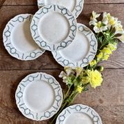 Superb set of 6 vintage dessert plates from the Longchamp factory.