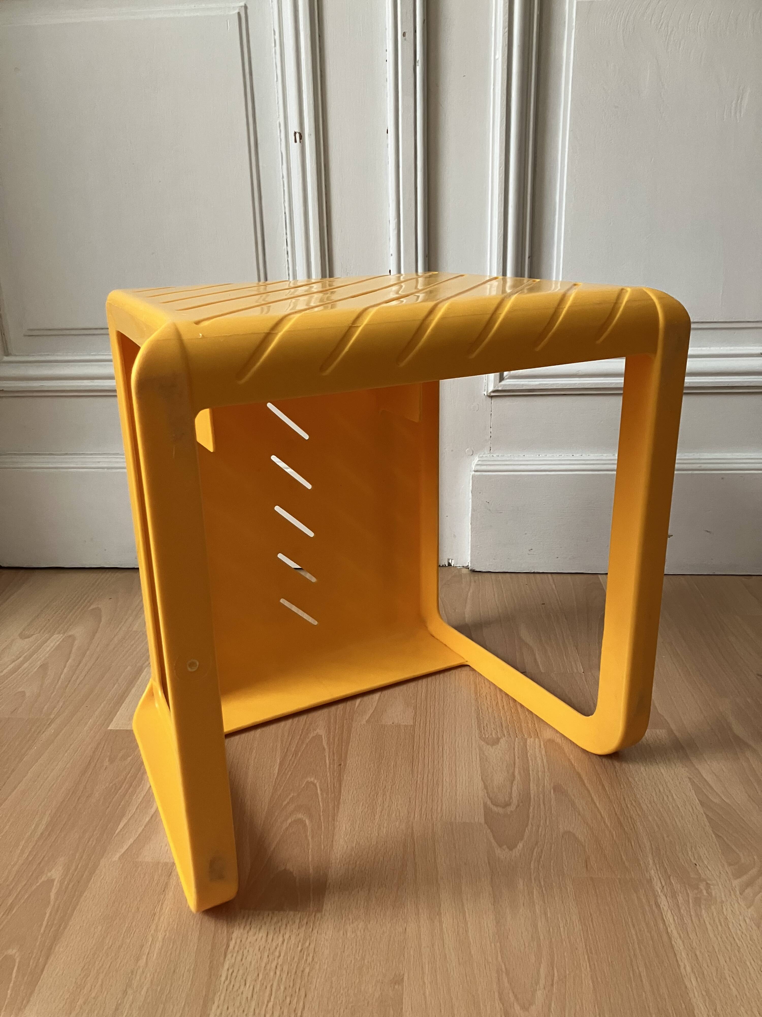 table d'appoint Stamp design Henri Massonnet années 80