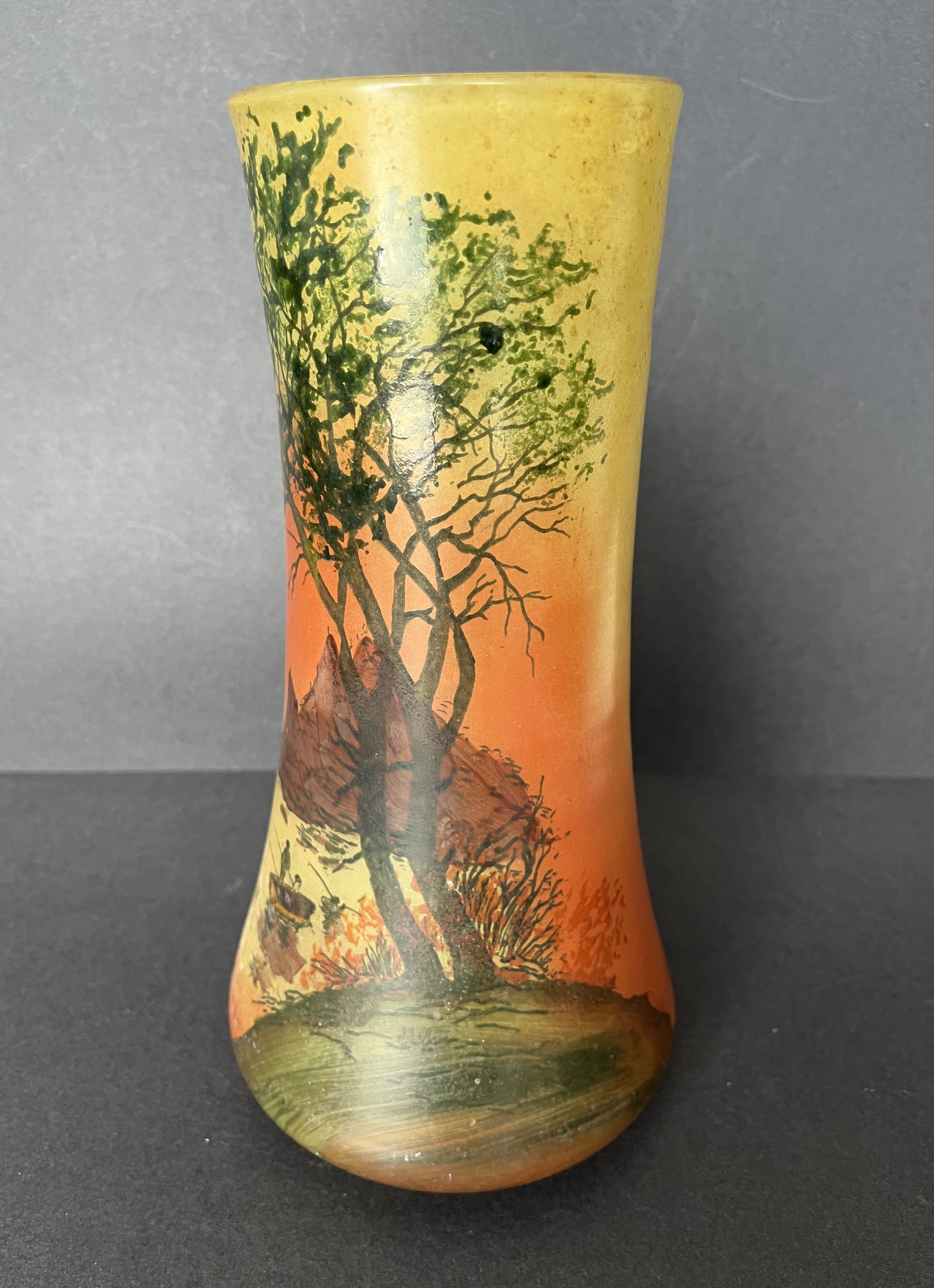 Vase en verre émaillé
