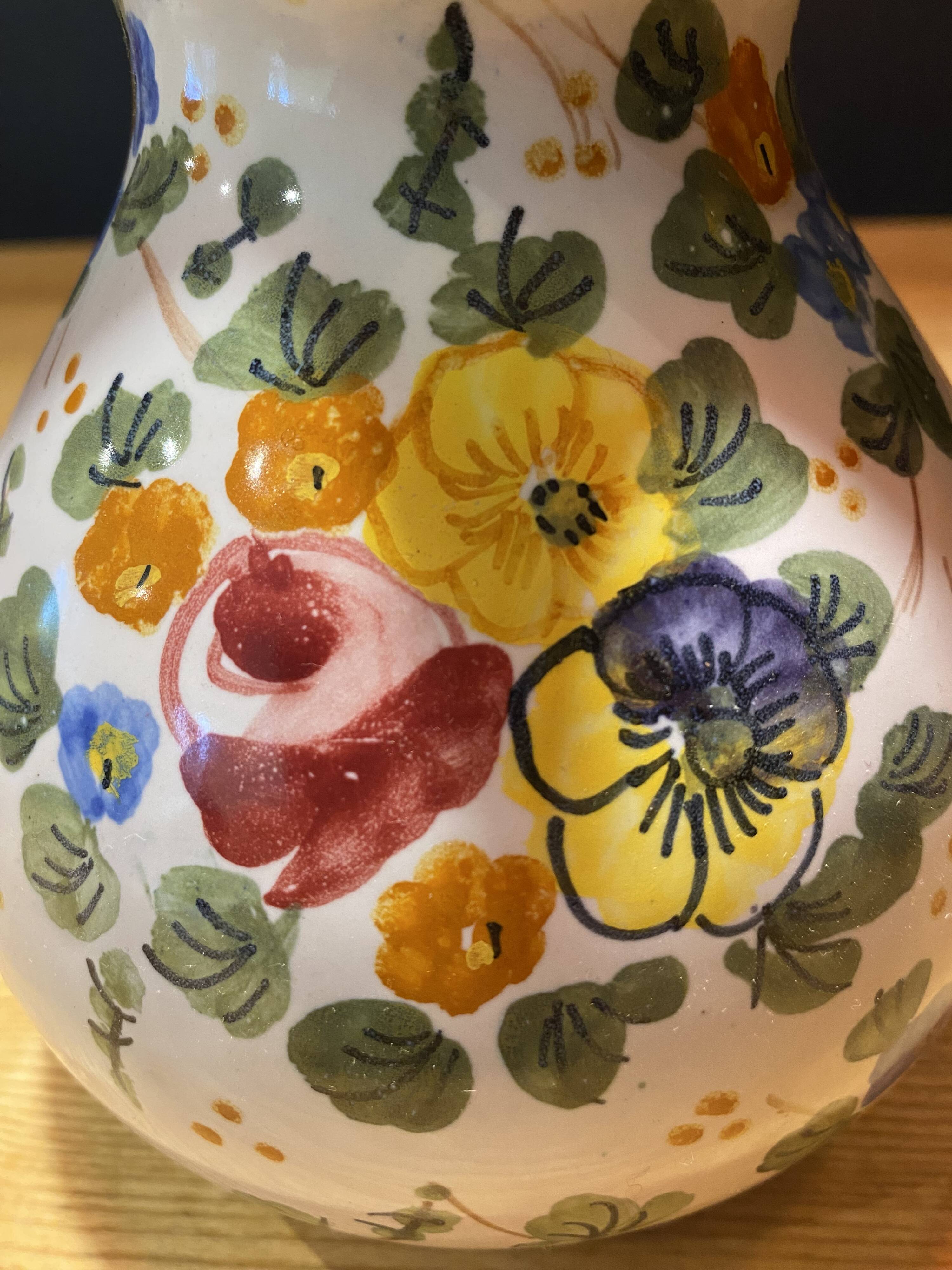 Roman ceramic pitcher, flowered