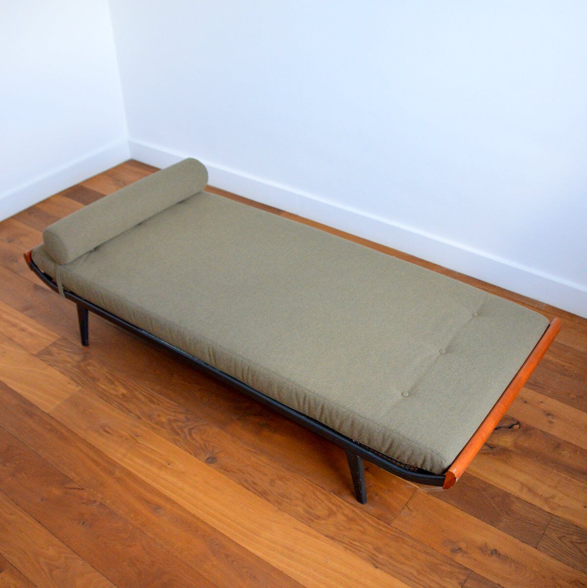 Rest bed / Daybed "Cleopatra" by Cordemeyer for Auping vintage 1950s