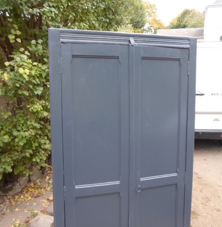 Armoire parisienne