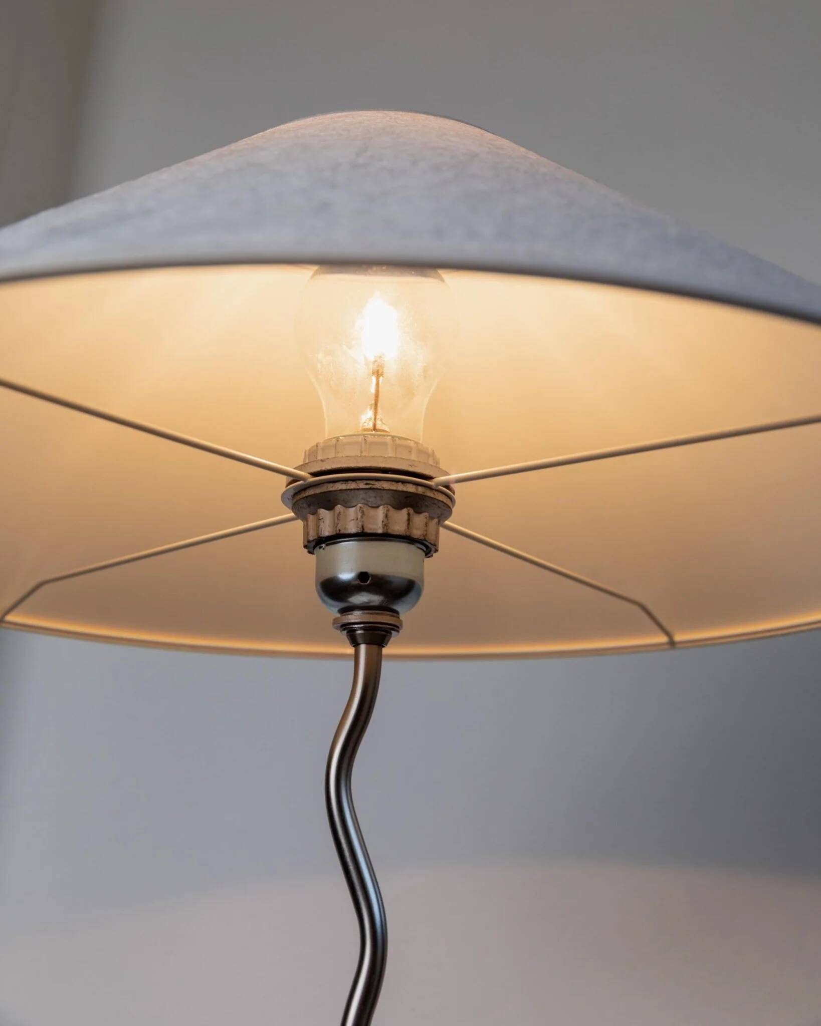 White Murano Glass Table Lamp with Zigzag Silver Metal Details and Textured Silk Shade, Italy 1980s