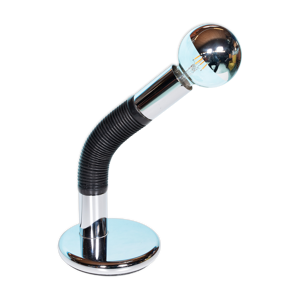 Lampe de table conçue