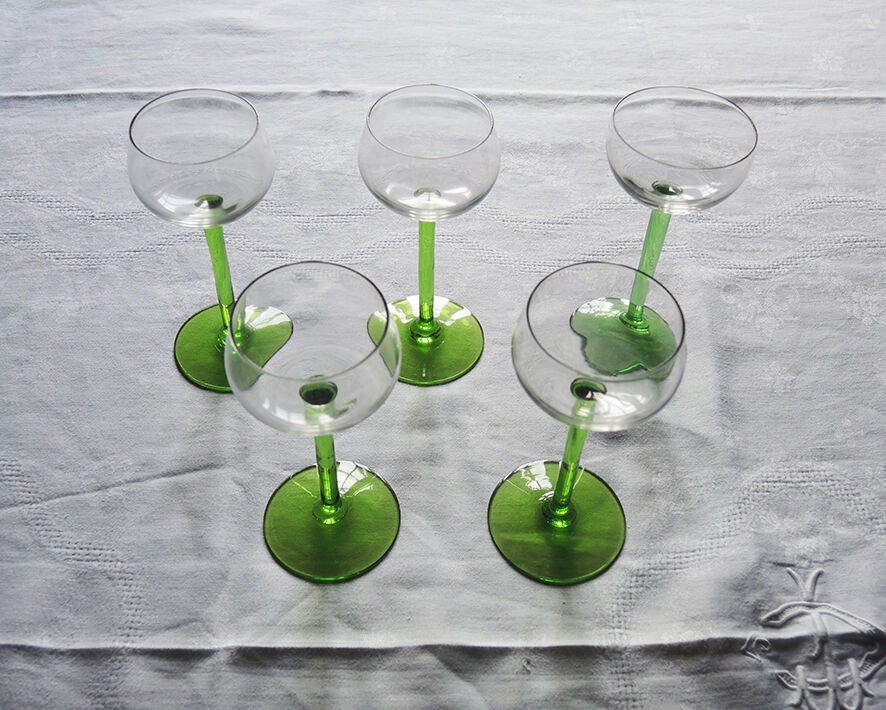 Set de 10 anciens verres à vin blanc d’Alsace