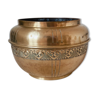 Brass pot cache