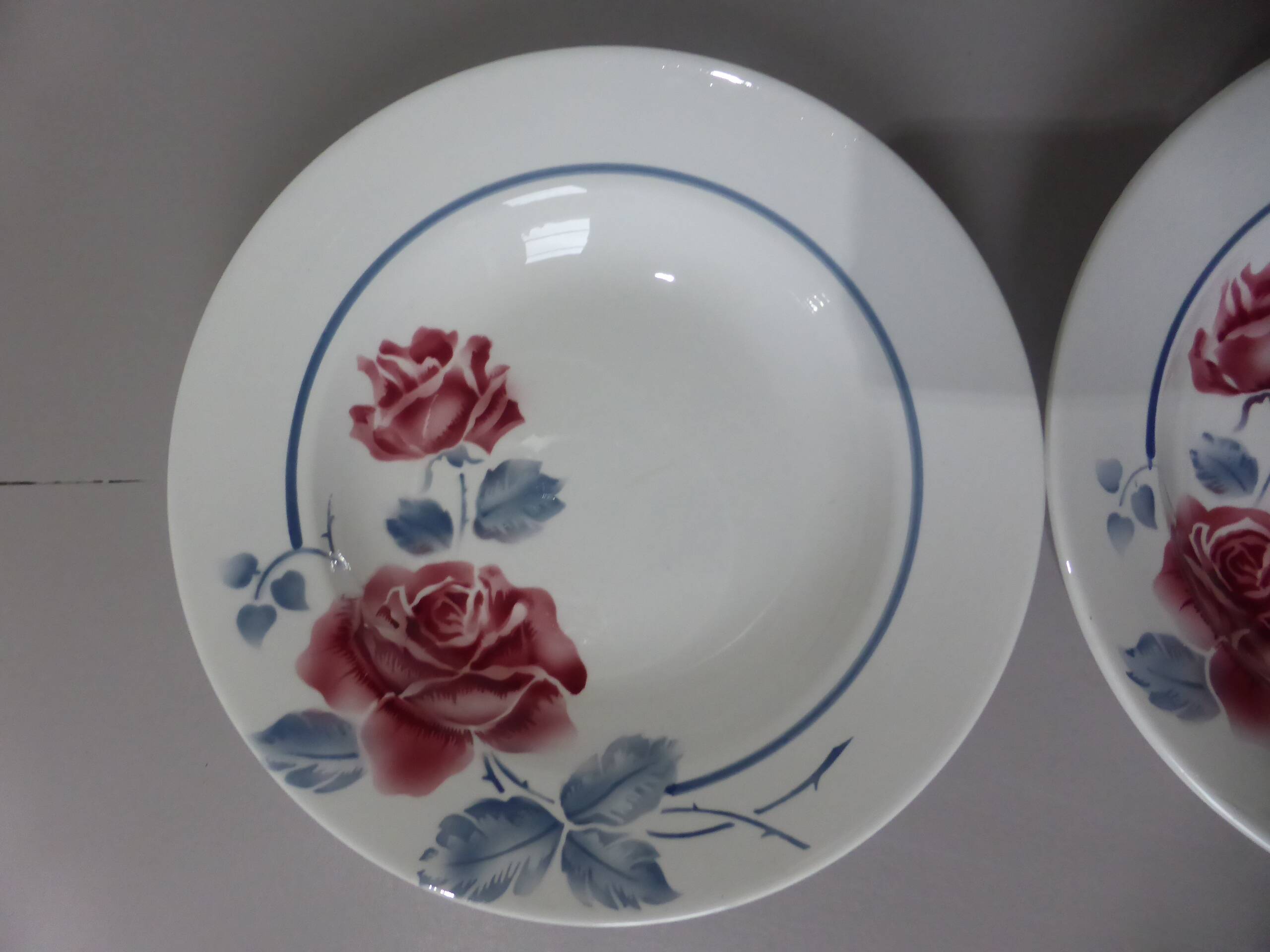 2 assiettes creuses vintage de Digoin Sarreguemines modèle Janick