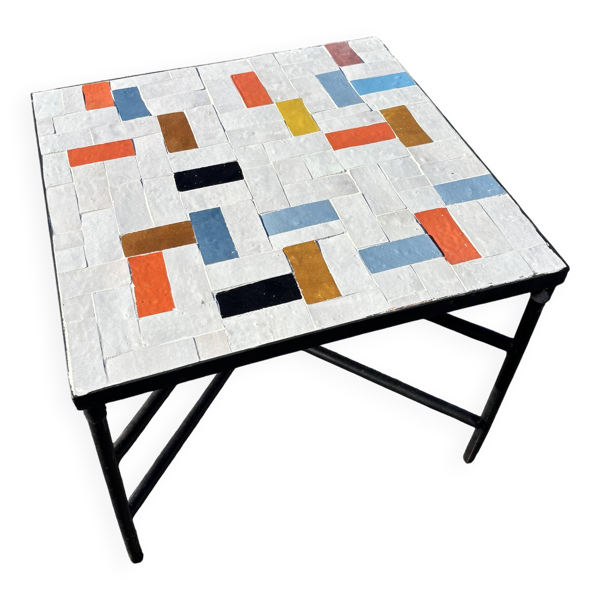 table basse artisanal en zellige marocain