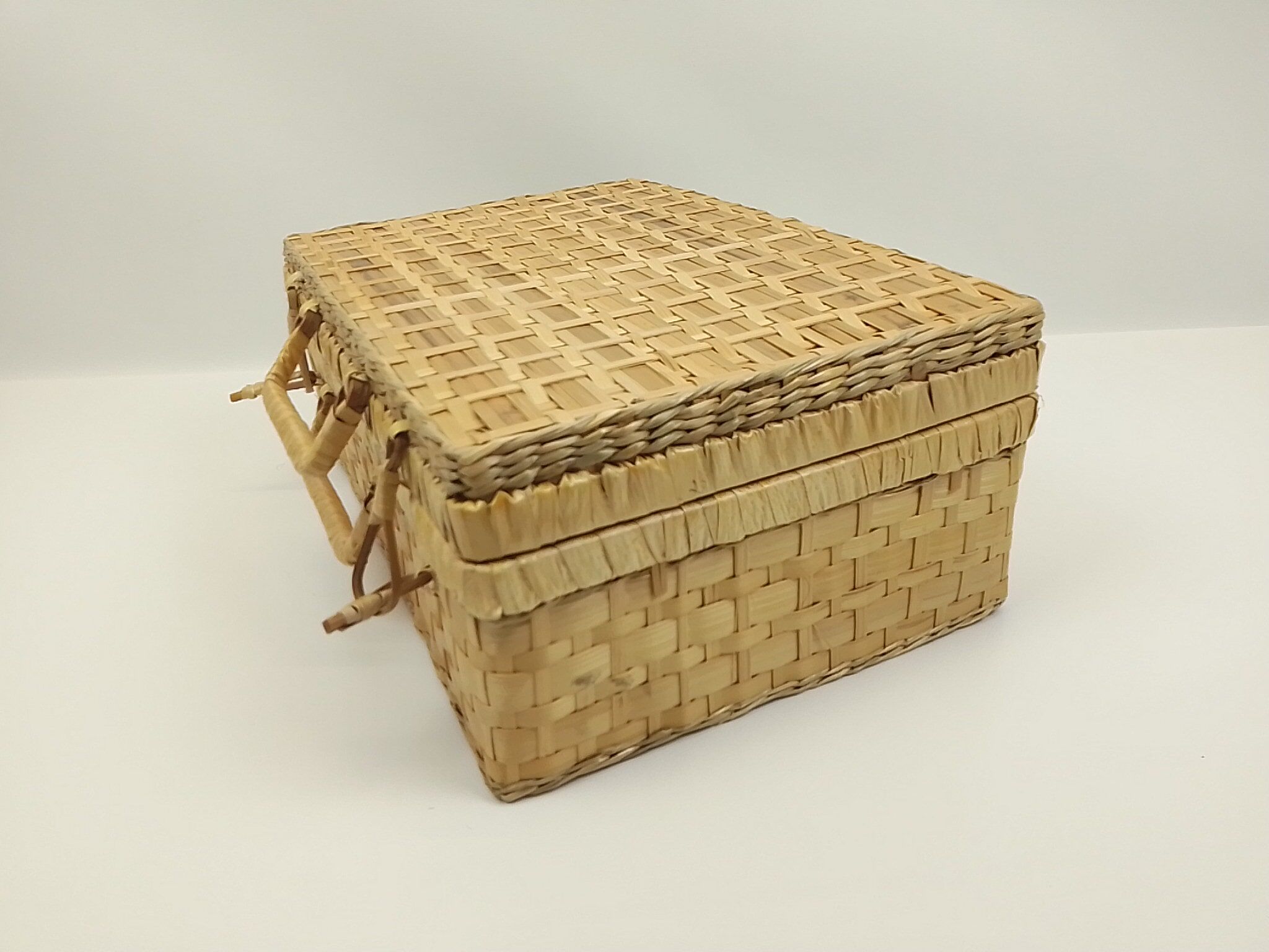 Rectangular wicker case 2 handles