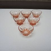 6 anciennes coupelles en verre rose de style art déco