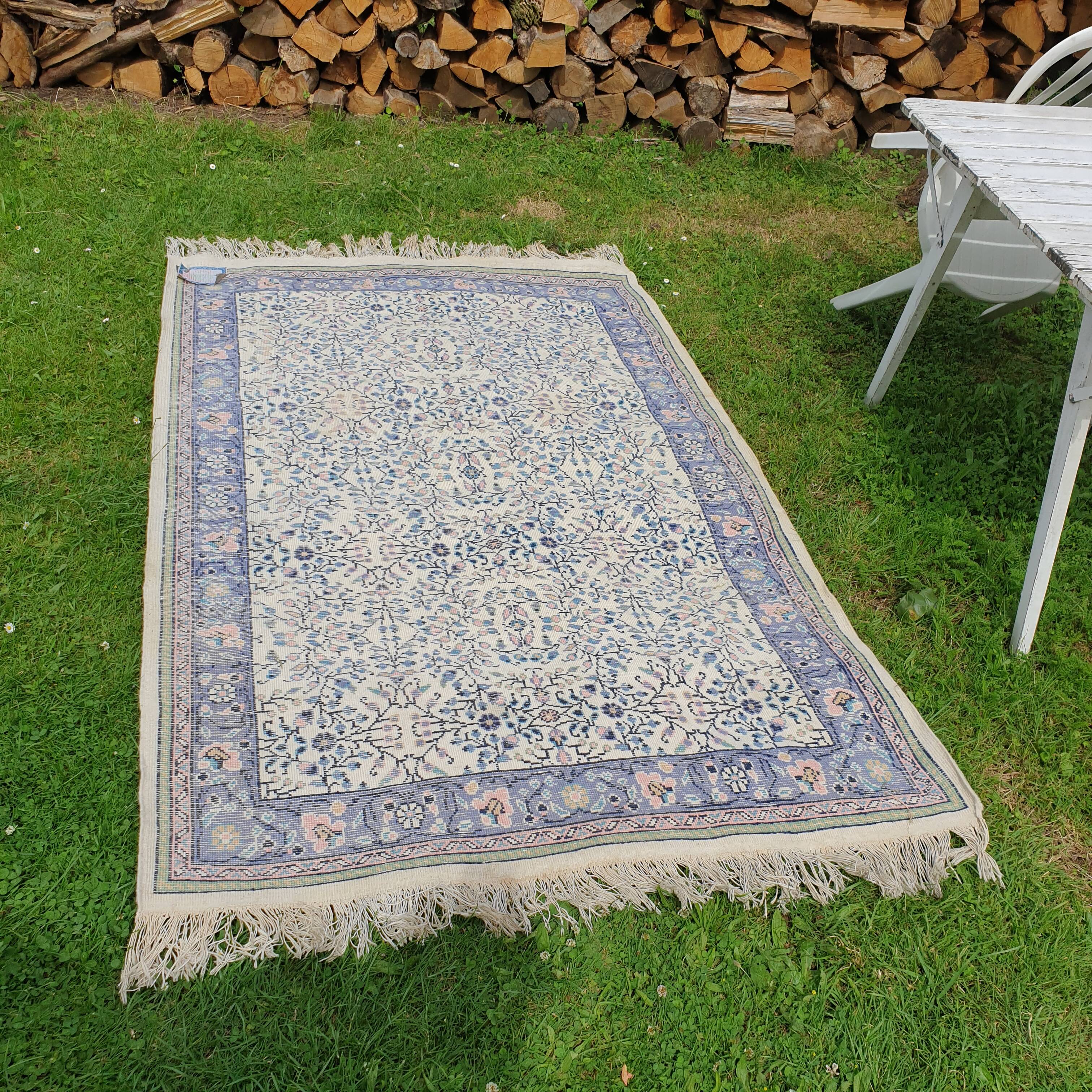 Tapis tunisien tissé à a la main en laine