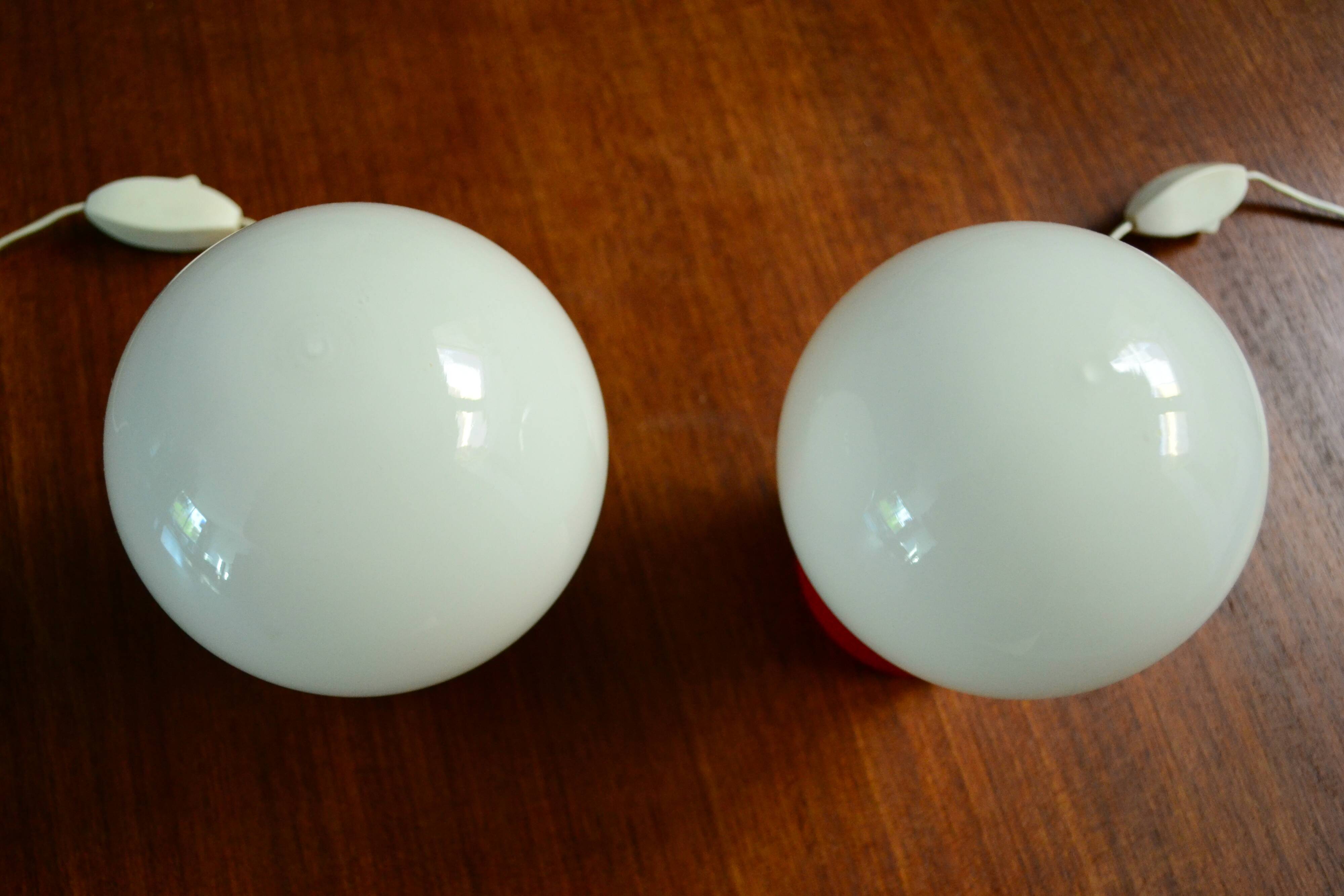 Pair of bedside lamps in opalinec, 70s