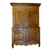 magnificent two-body buffet from the 18th century in walnut – an exceptional antique piece