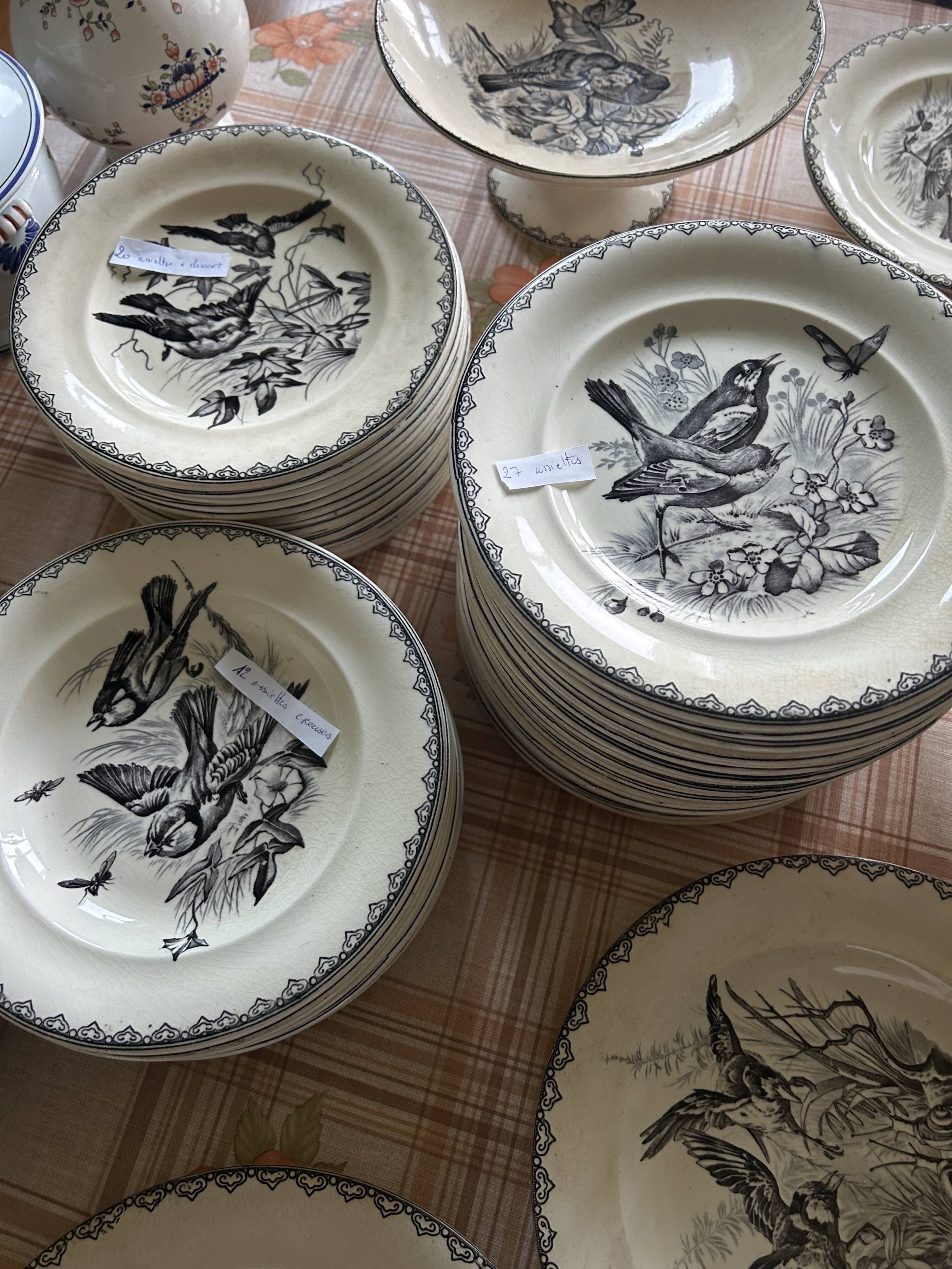 Clairefontaine tableware service, earthenware with bird decoration.