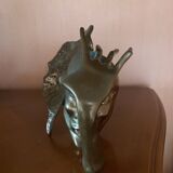 Sculpture en bronze intitulee meditation de Yves Lohe