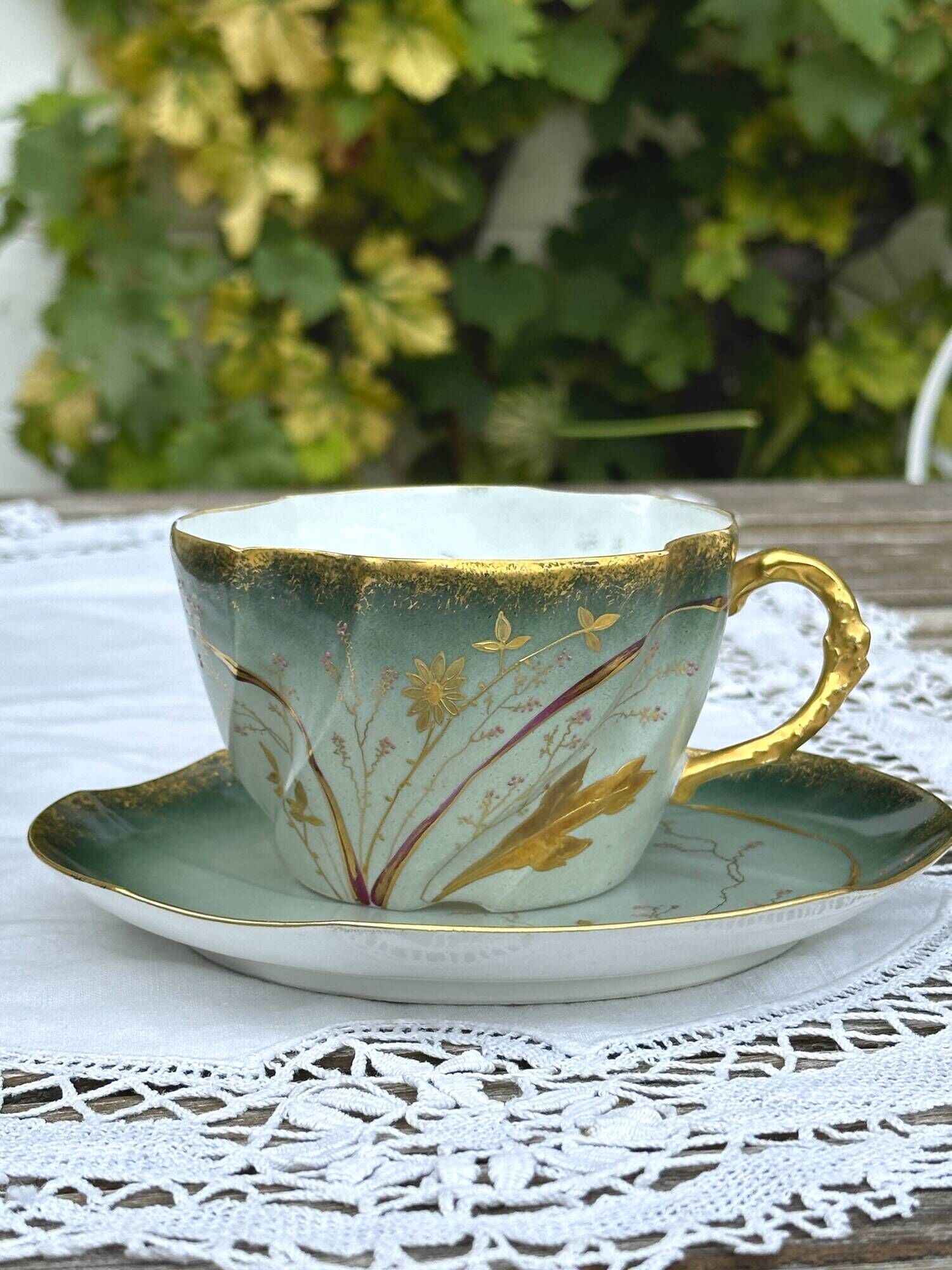 Collectible cup / saucer in egg shell porcelain - Art Nouveau